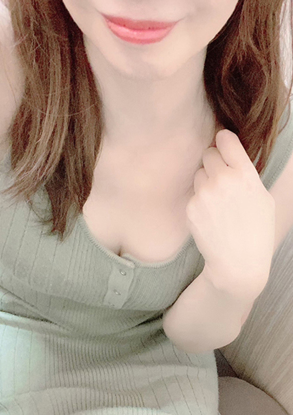 人妻の秘密 成田 しずく