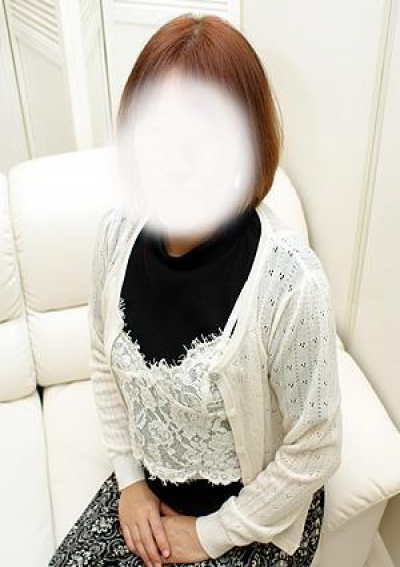 コスパ最強★アウトレットデリヘル ムリムリ爆弾妻 つづみ