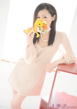 人妻ルーム 岡村詩織